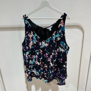 Boutique V neck layered tank top